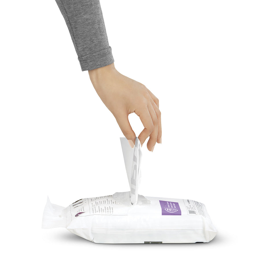 Simplehuman White Code N Custom Fit Liners. Detail view showing easy, single liner dispensing from the pack.
